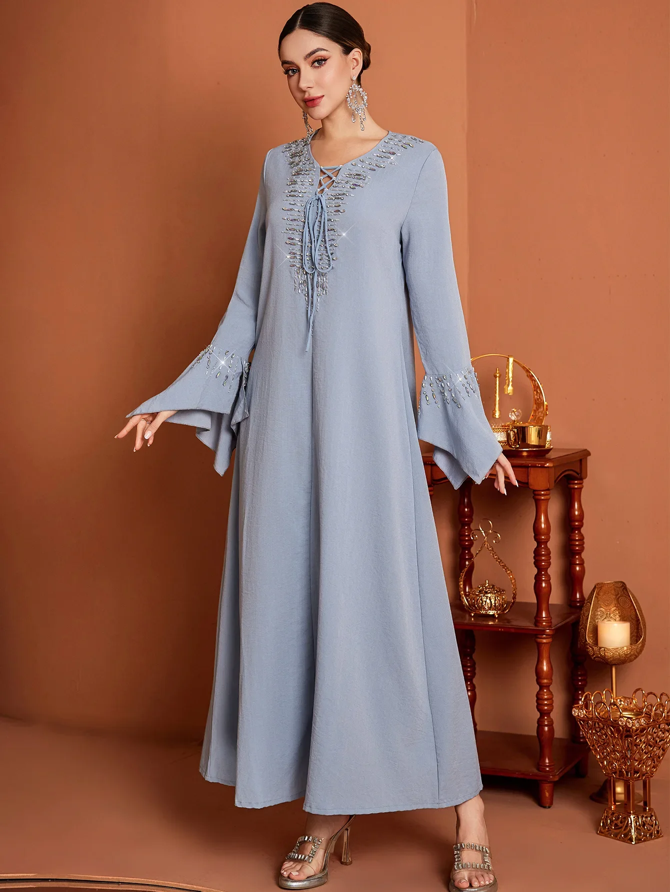 

Мусульманское платье Ид, женское платье Абая с бриллиантами и расклешенными рукавами, V-образным вырезом, длинные платья, Vestidos Largos, вечерние кафтан Джалабия, Рамадан, Дубай, арабский