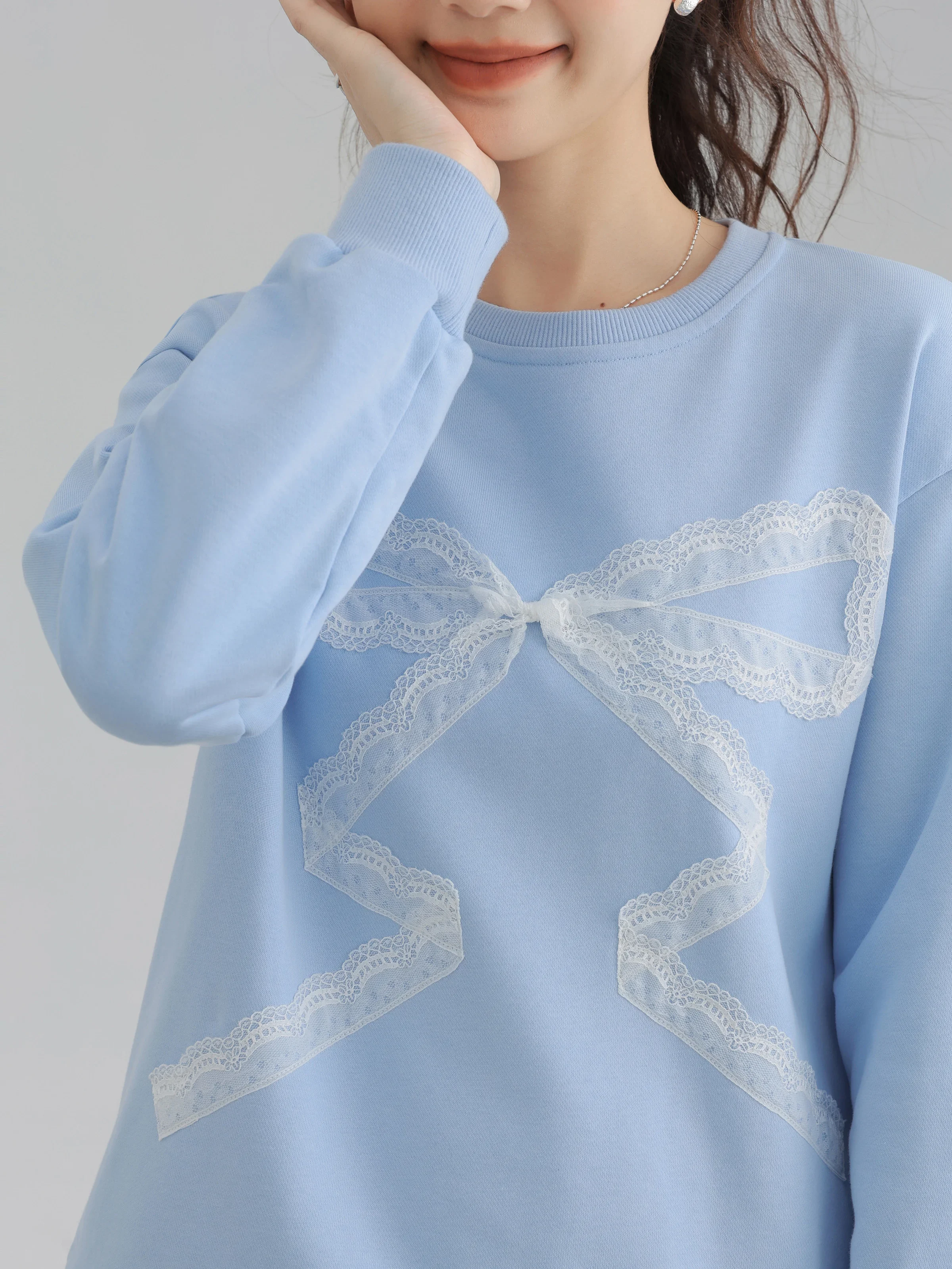 Autumn Winter Sweet Lace Bowknot Sweatshirt Women Light Blue Pullover Casual Loose Round Neck Long Sleeve Top Fashion 2025