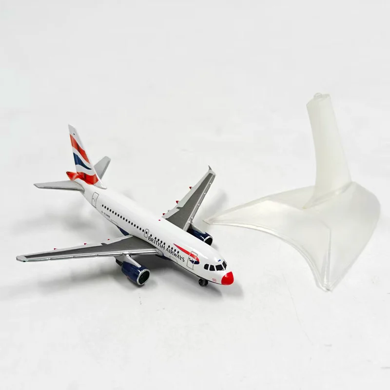

Модель пассажирского самолета British Airways A318 535786 в масштабе 1:500 из литого сплава Herpa для коллекций и демонстрации