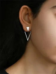 2-piece personalized set with two triangular arrows and hanging earrings. Simple and versatile earrings for women's holiday gift