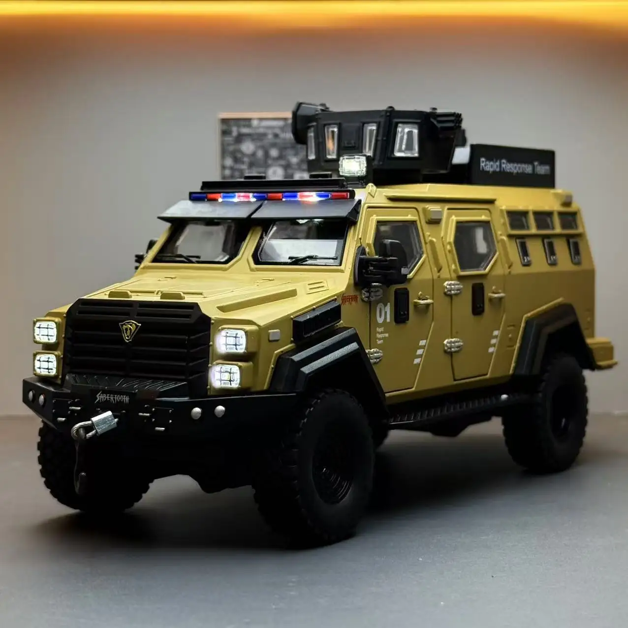 

1:24 Alloy Sword Toothed Tiger Explosion Proof Car Model Diecast Police Armored Off-road Vehicles Car Model Sound Light Kids Toy