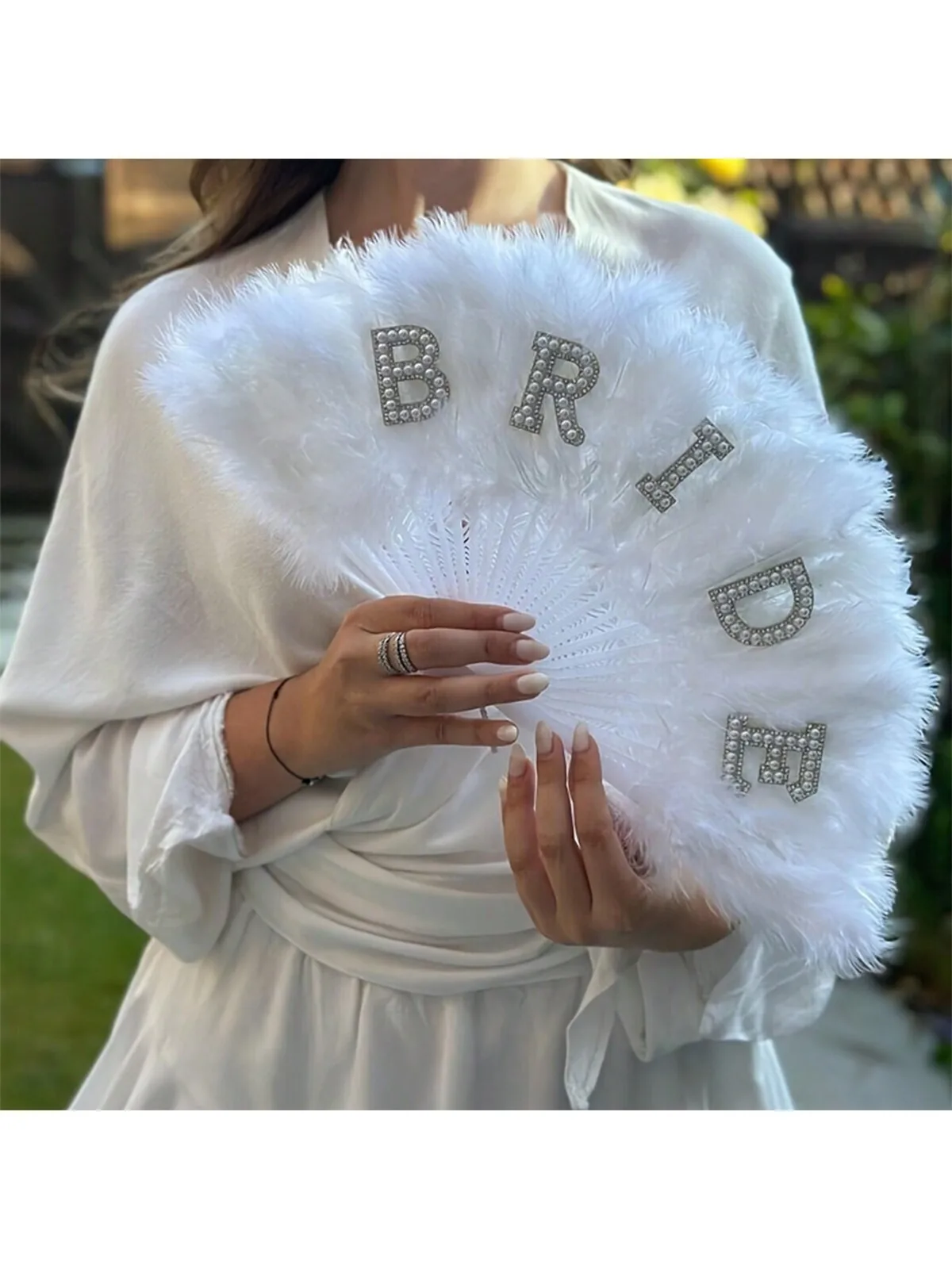 2026 Braut-Handfächer mit weißen Federn und Strass, Braut, Buchstabe, Junggesellenabschied, Hochzeit, Dusche, Geschenk, Hochzeit, Foto-Requisite, Dekoration – Detail 3