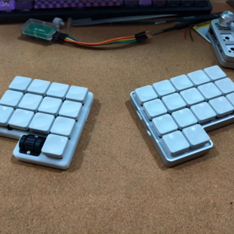 

Bluetooth Wireless Split Keyboard Bluetooth Wired Dual-mode Mini Split Ergonomic Keyboard Gaming and Office Mechanical Keyboards