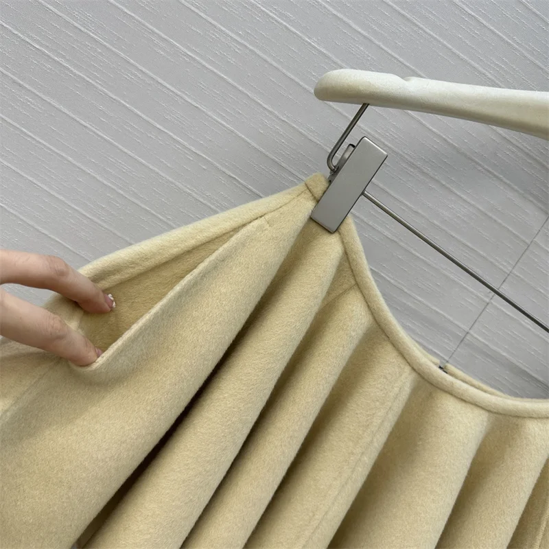 여성 스커트 2025년 가을 신상 로우라이즈 슬림핏 미니스커트 울 혼방 숏 스커트 캐주얼 플리츠 스커트 여성 하프 스커트