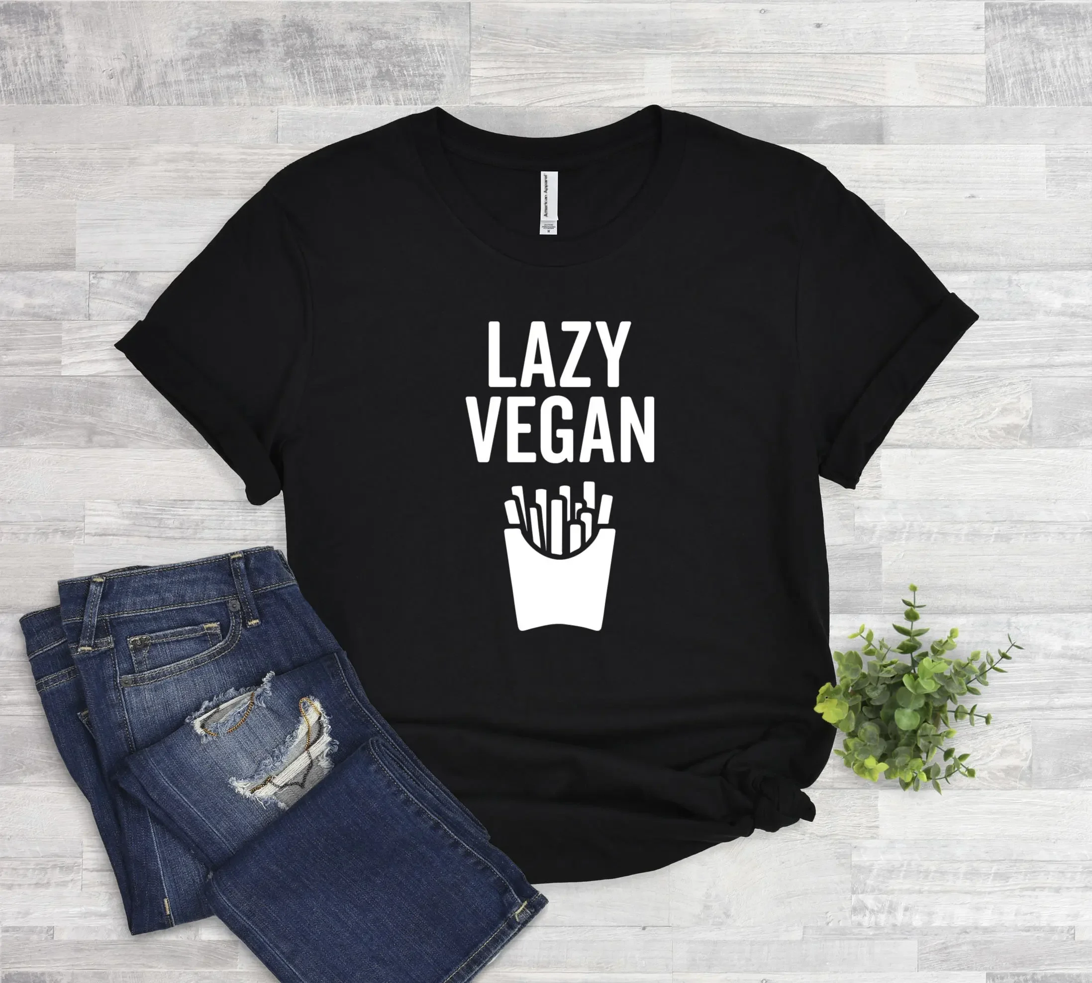 Lazy Vegan T-Shirt, lustiges T-Shirt mit Aufschrift „Gains Vegetarian Powered By Plants“.