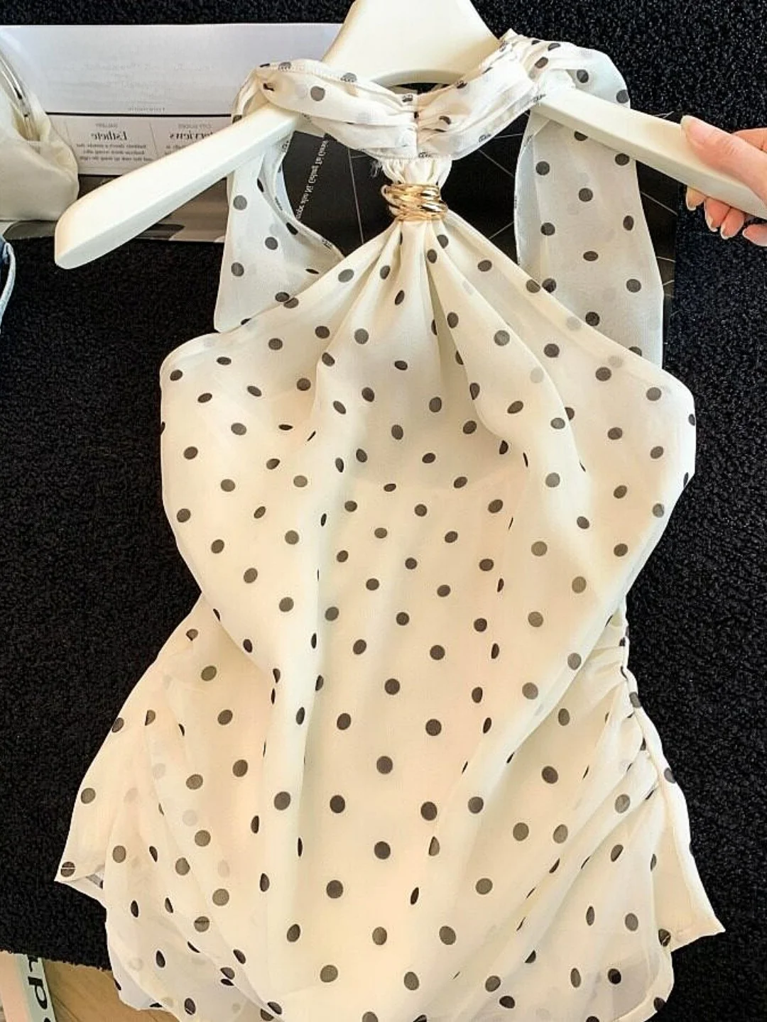 

High-End Korean Style Polka Dot Neck Hanging Sleeveless Vest Women's Summer Slimming Chiffon Top Fashionable And Elegant