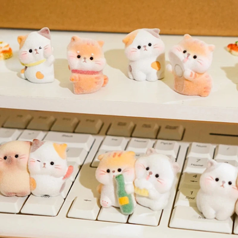 

New Cute Kitten Blind Box Ornament With Magnetic Attraction Sticker Trendy Play Ornament Desktop Office Desk Decoration