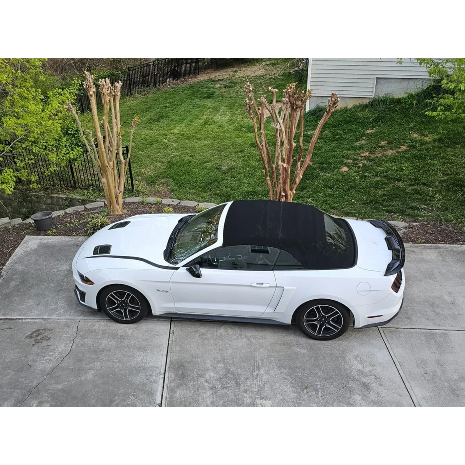포드 머스탱 2015-2023 GT500 스타일 테일 윙 디퓨저 트렁크 립 스플리터 글로시 블랙 카본 룩을위한 자동차 리어 스포일러 윙 썸네일 2