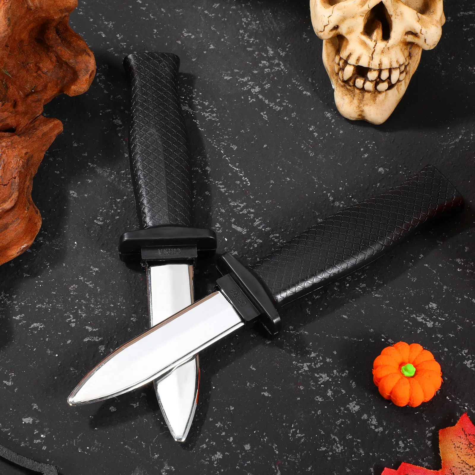 

2Pcs Disappearing Retractable Knife Black Fake Plastic Blade for Halloween Jokes Trick Prank Props Role Playing Games