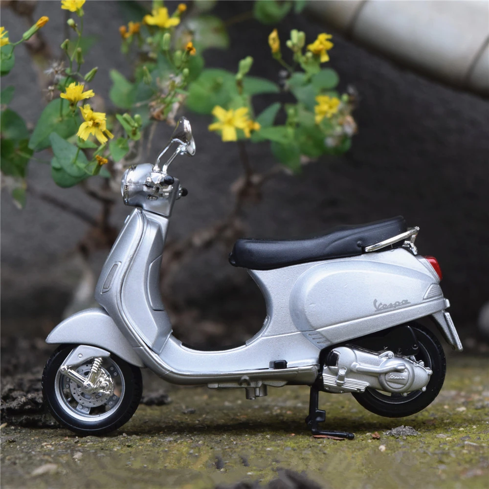 Maisto 1:18 Vespa GT3 300 Alloy Motorcycle Model Simulation Diecast Metal Classic Motorcycle Model Collection Childrens Toy Gift