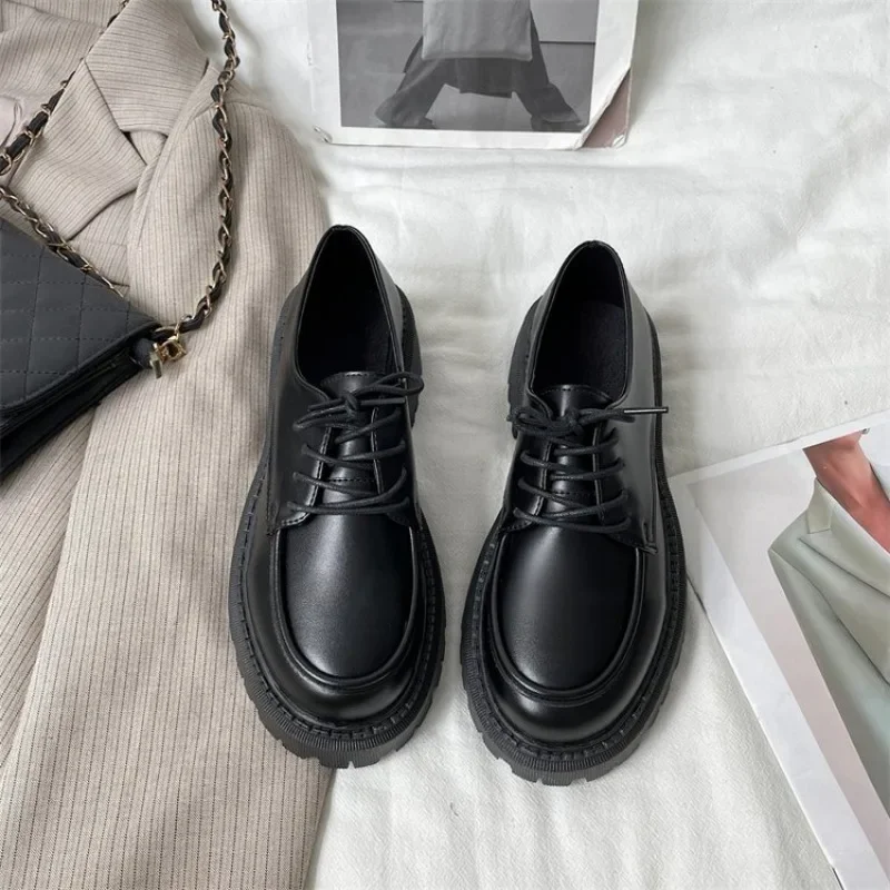 Black Patent Leather Women\'s Loafers Platform Slip-On Shoes for 2024 Spring Tassel Design Casual Flats Perfect for Work Wear