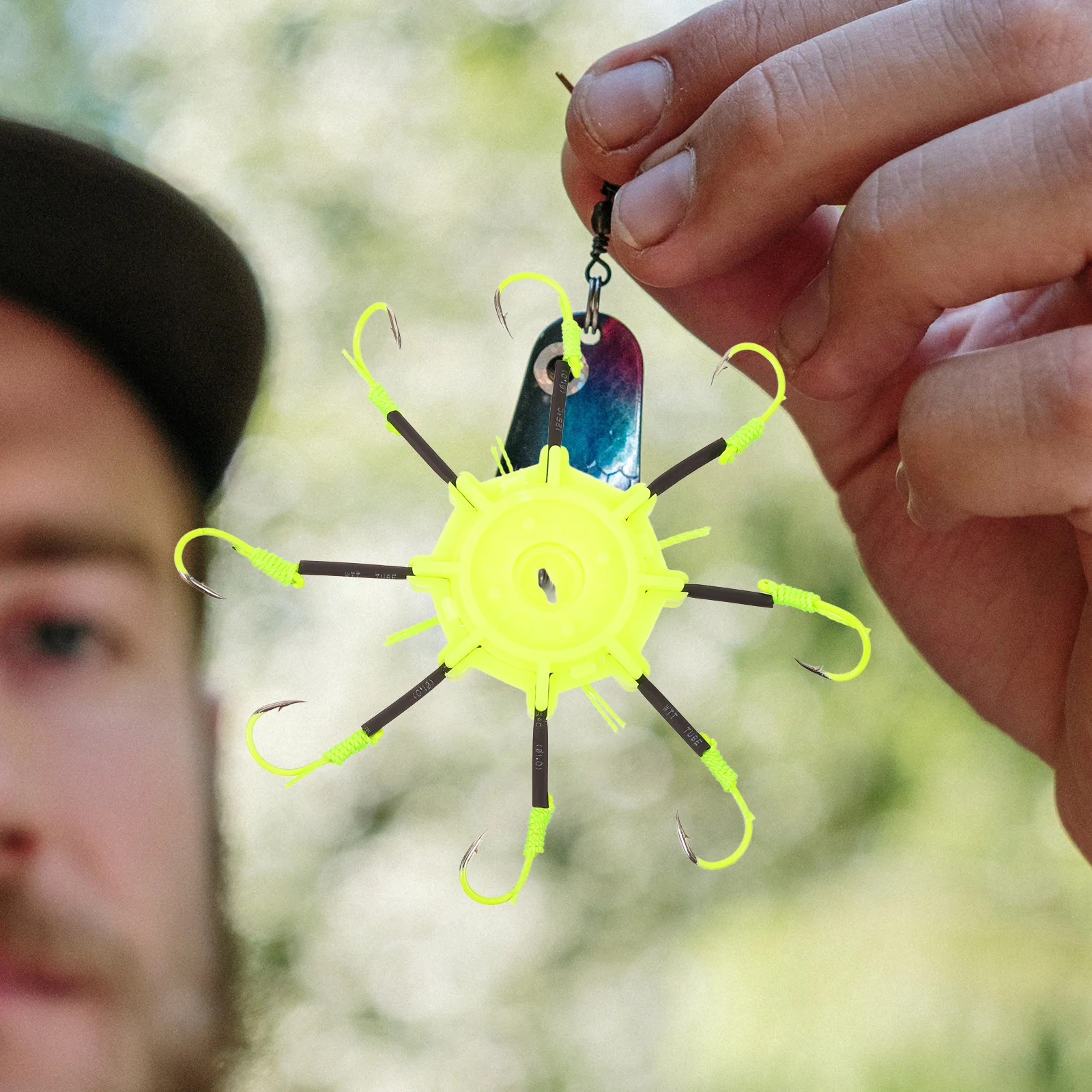 

2pcs Fluorescent Fishing Hook 10 Durable Metal Plastic Sea Fishing Accessories Night Glow Squid Bait Hook Thin Body Large Door