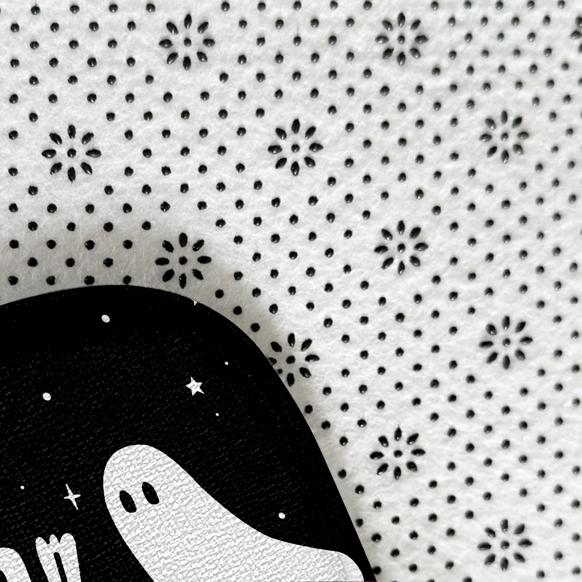 1 cute Halloween ghost pattern, entry-level mat, non slip, hand washable, foldable, decorative carpet mat