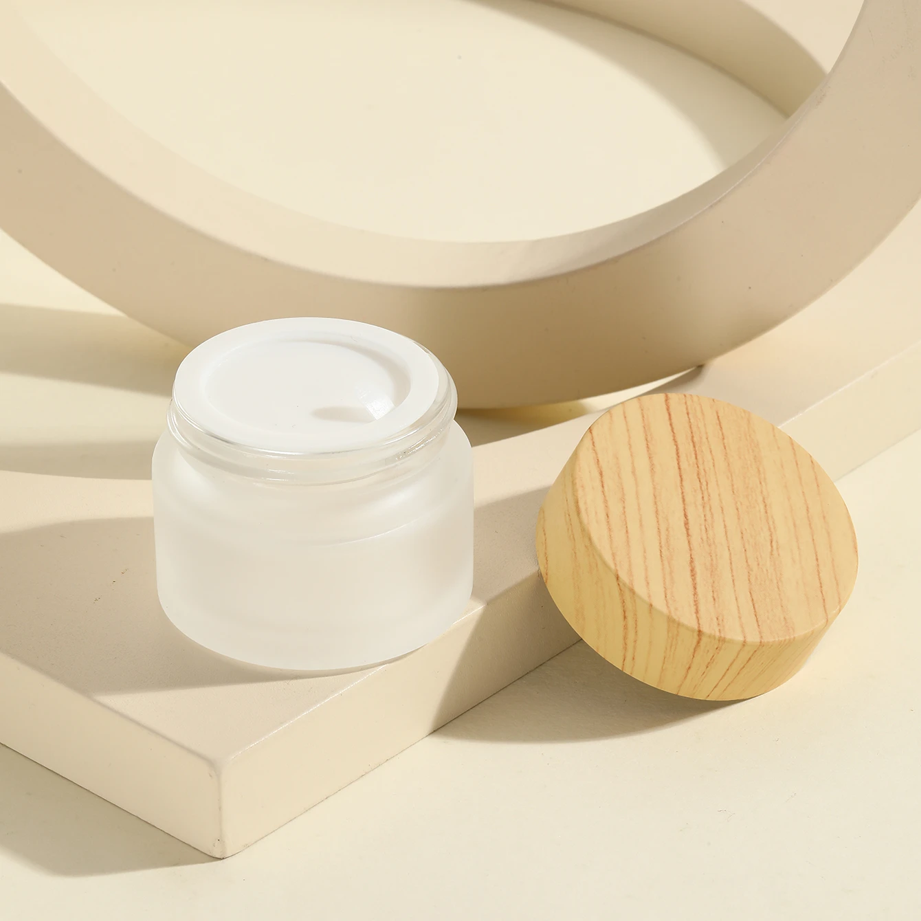 

100PCS 5g 10g 15g 20g 30g 50g Direct Cream Eye Cream Packaging Shading Preservation Glass Jars Bottle containers with lids