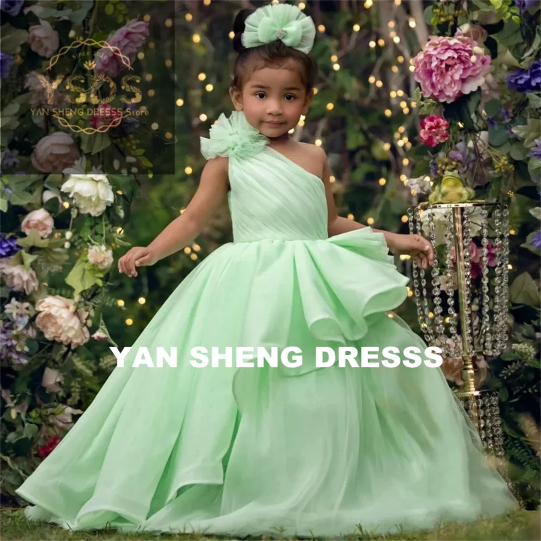 

Customized Wedding Light Green Flower Girl Dresses Tulle Puffy Tiered Single Shoulder For Pageant Holy Communion Birthday Gowns
