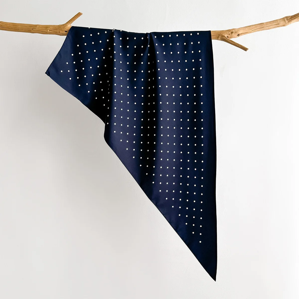 Neuer Twill-Schal Dreieckstuch für Damen Gepunktetes Halstuch Neues Stirnband Haarbänder Bedruckter Foulard Hijab Wickeltücher Bandana – Detail 5