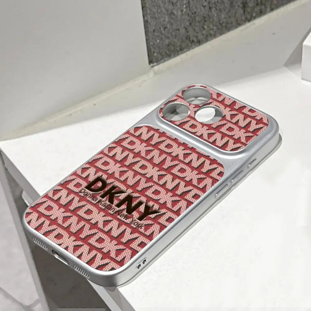 Elegante y Exquisita Funda para Teléfono D-DKNY, Carcasa de Piel de Cordero Plateada Electrochapada para iPhone 17, 16, 15, 14, 12, 15 Pro Plus, 13, 11 ProMAX