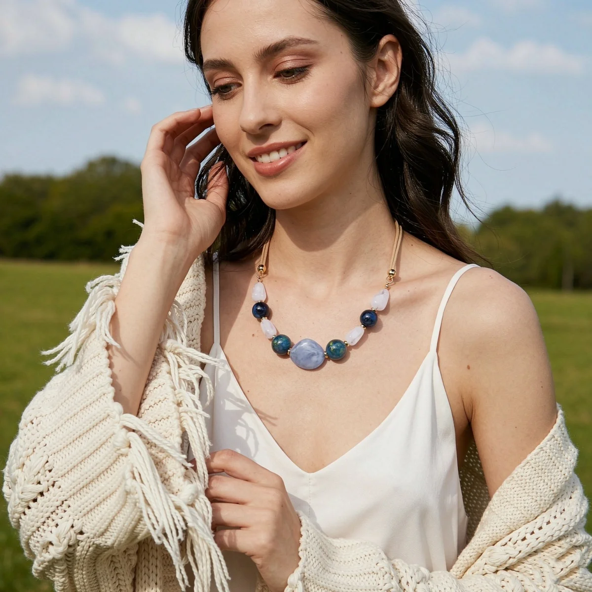 Ins Vintage Mehrfarbige Unregelmäßige Acrylperlen-Halskette für Damen und Herren, Handgefertigte Samtkette, Harzperlen-Choker, Ästhetischer Schmuck – Detail 4
