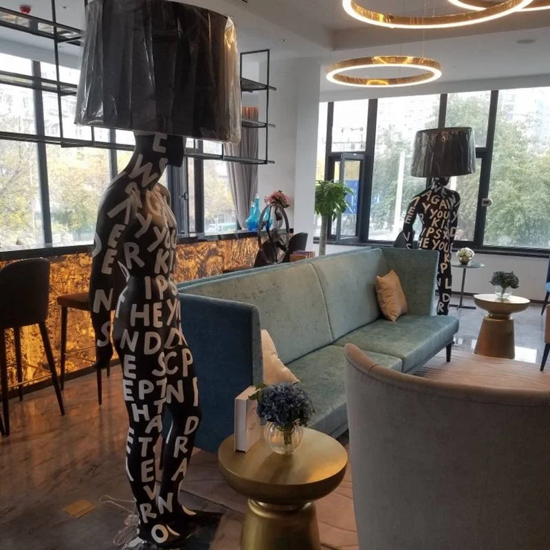 Escultura de lâmpada masculina personalizada, artesanato em resina de fibra de vidro pintada, decoração de Natal interior