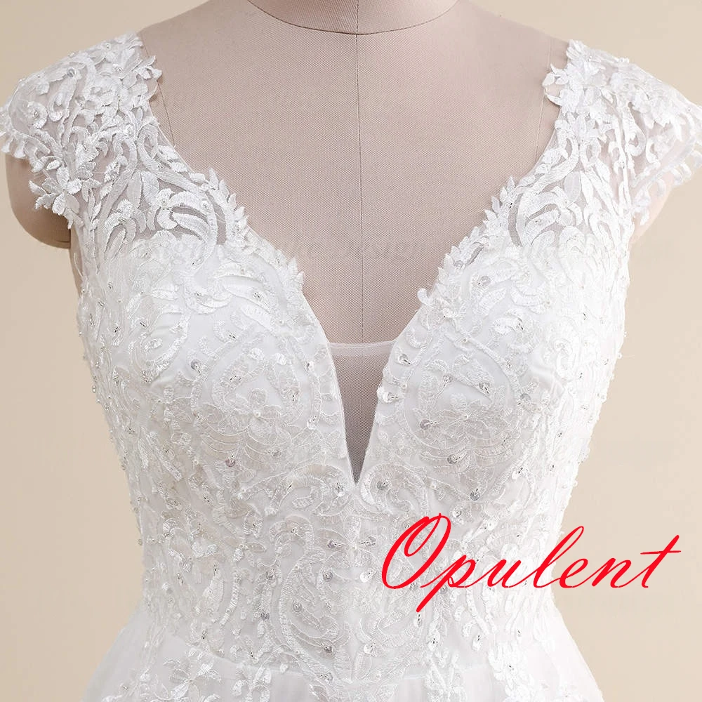 Aangepaste temperament witte tule trouwjurk hoge kwaliteit V-hals kapmouw bruidsjurken kapel trein rits terug jurk
