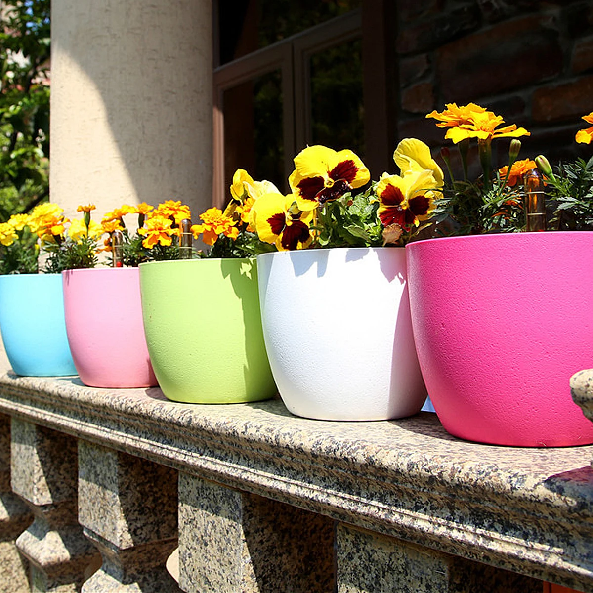 

Automatic Watering Flower Self-Watering Plant With Water Level Indicator Durable Plastic Round White For Home Office Garden