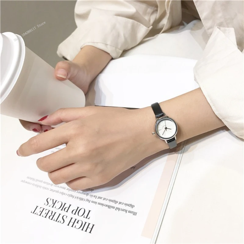 New Fashion Students Women's Watch Women's Simple Small Retro Leather Small Round Dial High Quality Quartz Wristwatches Relojes - Image 5