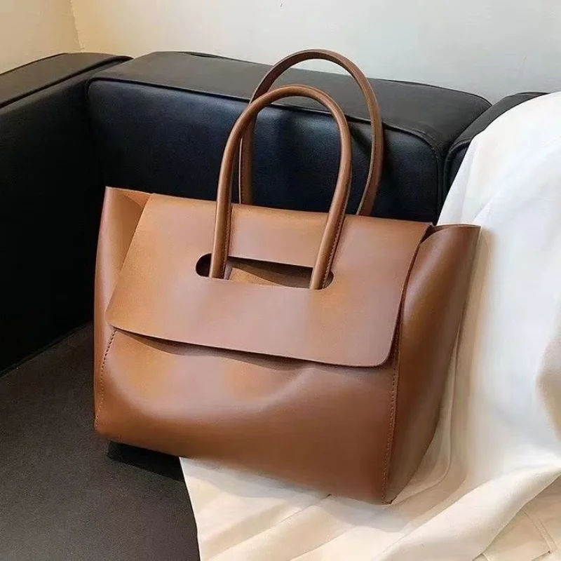 

New Niche Design Leather Trendy Korean Style Large Capacity Handbag Fashion Retro Commuter Tote Bag