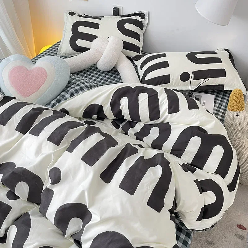 Korean Style Black Letter Bedding Set Bed Flat Sheet Pillowcase Fashion Duvet Cover Set Kid Adult Queen Full Twin Size Bed Cover