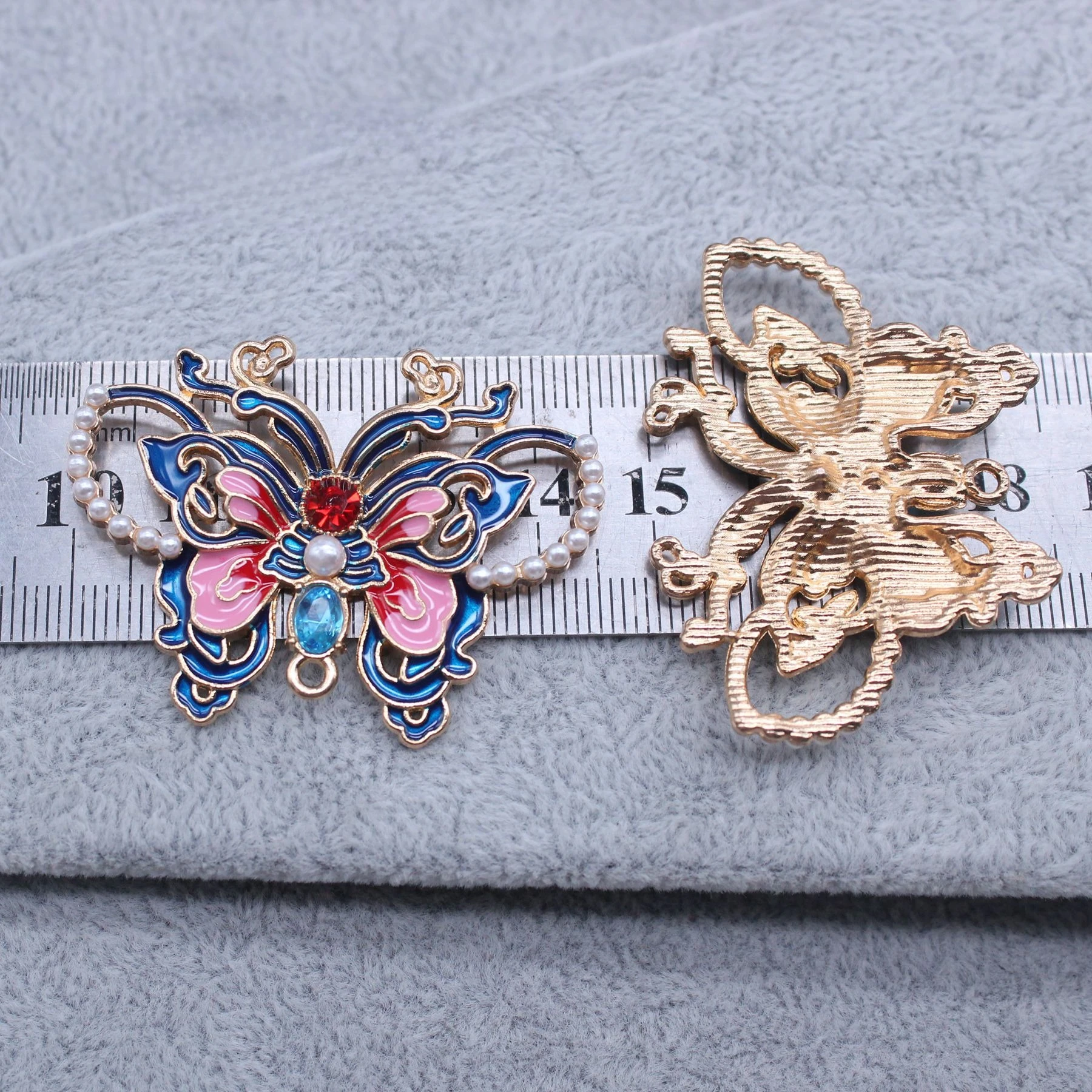 

Antique and elegant hollow pearl diamond butterfly alloy accessories jewelry DIY jewelry material