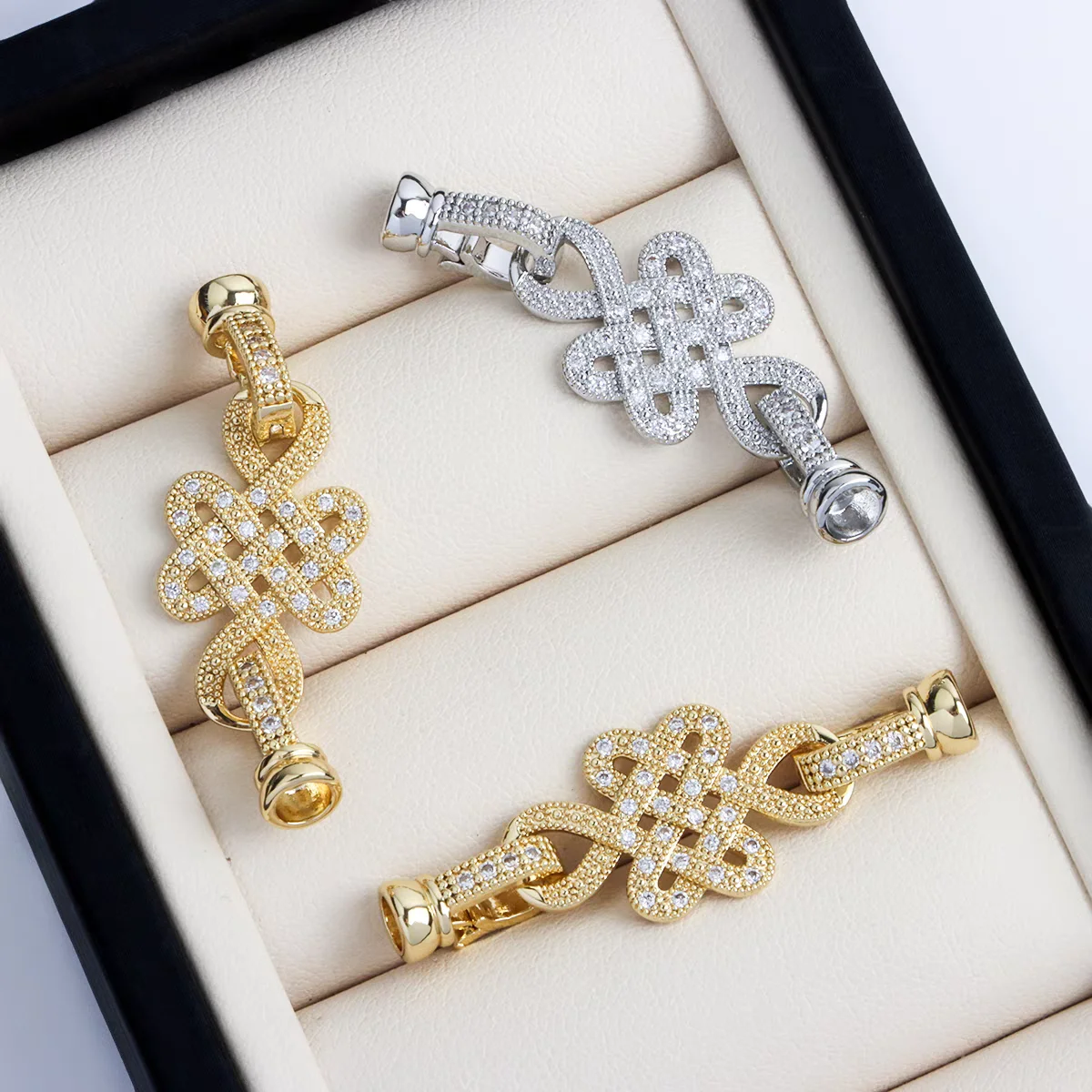 A DIY necklace buckle, bracelet buckle copper plated 18K gold, Chinese knot micro inlaid synthetic zircon accessory suitable for