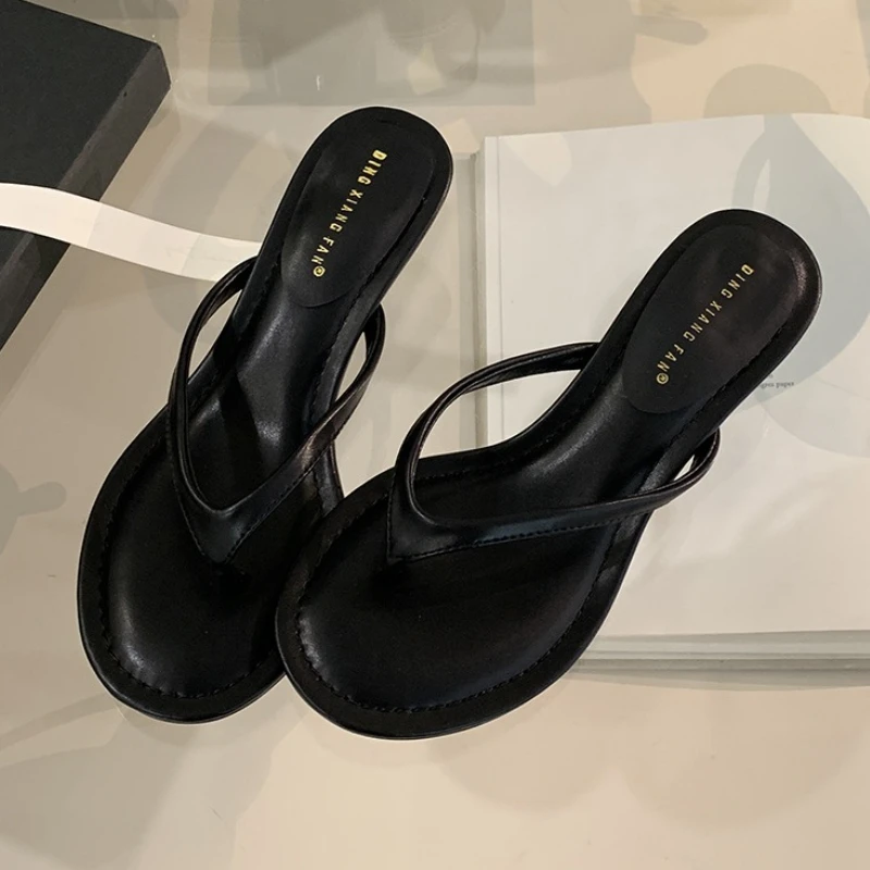 

Женские сандалии, лето 2025 г., туфли-лодочки, модные шлепанцы с круглым носком, женские повседневные пляжные сандалии, брендовые женские шлепанцы на тонком каблуке