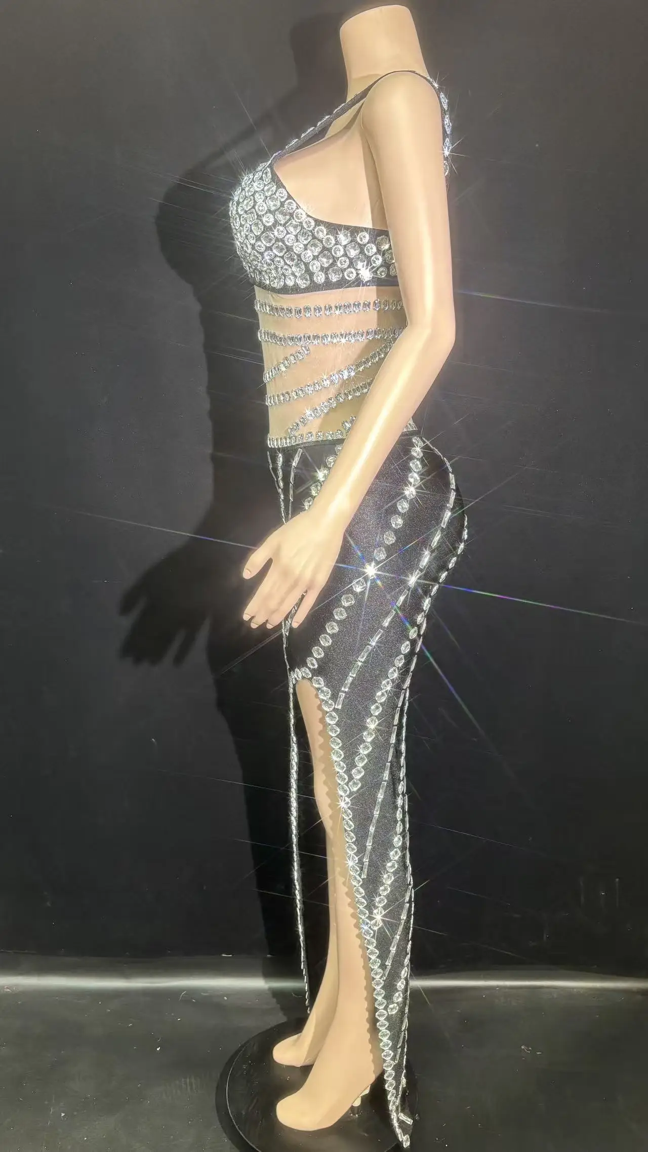 ชุดเดรสยาวประดับคริสตัลวิบวับสำหรับผู้หญิง สไตล์เซ็กซี่ เหมาะสำหรับงานกลางคืน งานเลี้ยงฉลองวันเกิด ถ่ายภาพ แสดงบนเวที