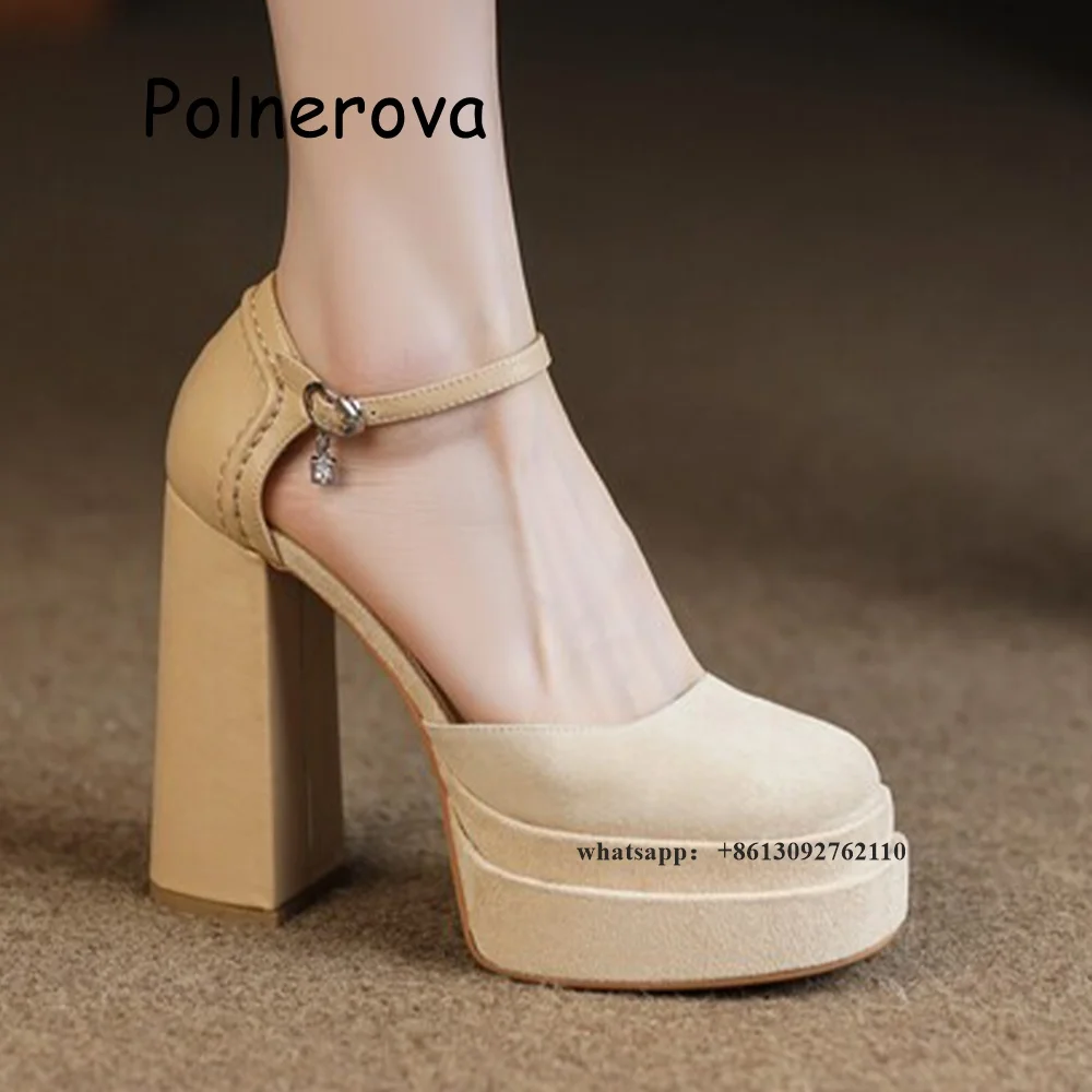 Saltos grossas de camurça monocromática para mulheres, sandálias plataforma, fivela de metal, alça frontal, casual, elegante, sapatos femininos, verão