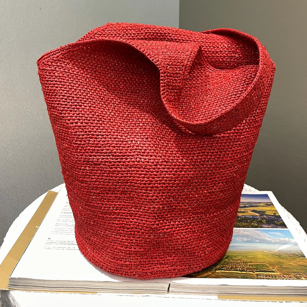 Red Laffey Straw Bucket Bag Retro Woven Large Capacity Single Shoulder Holiday Women's Bag Casual Style Handbag Summer 2026