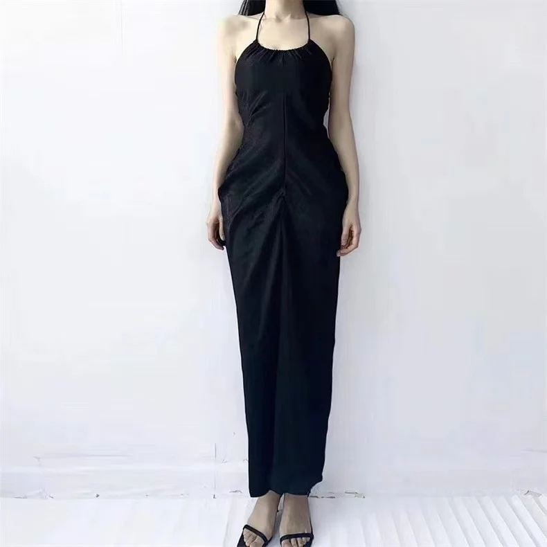 2025年夏新作　サテンホルターネックサスペンダーワンピース　スイートクールガール　ホリデーブラック　ハイウエストシック　スリムロングドレス