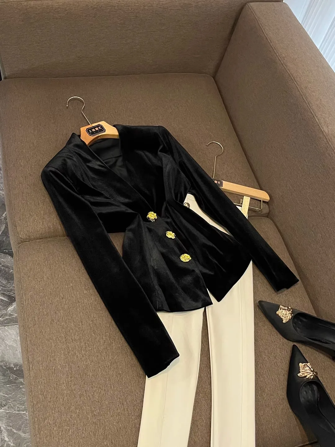 Elegant Black Velvet Women's Suit Slim Fit Waist-Cinching Summer New Style Office Wear Long Sleeve Double-breasted Western Style