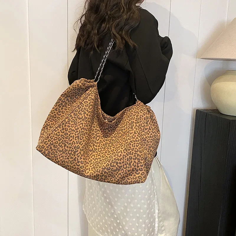 

Large Capacity Leopard Print Shoulder Armpit Bag Lady's Commuter Chain Tote Designer Luxury Bag