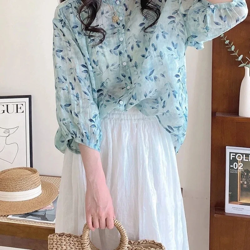 2024 Summer Women's Casual Fashion Elegant Commuting Round Neck Loose Button Print Retro Fresh Blue Fragmented Flower Shirt Top