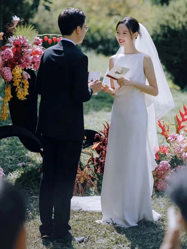 

Retro Light Wedding Dr Simple White Satin Outdoor Lawn Travel Photoaphy Gown New Bride Forest System Super Fairy Outing ...