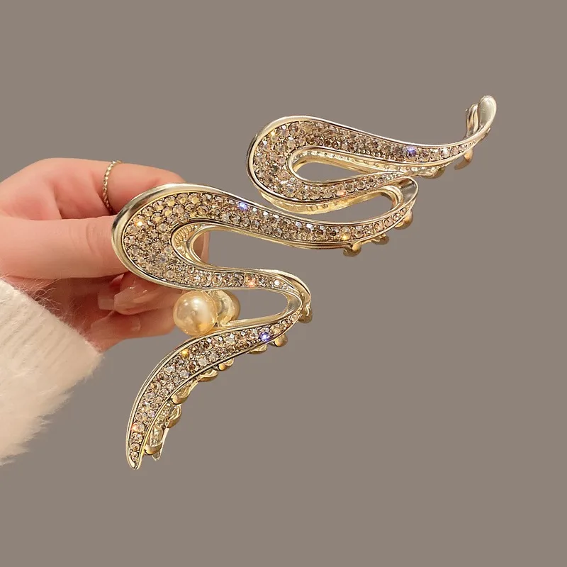 Luxury Large Metal Hair Claw Clip Irregular Hairpins Punk Crystal Hair Crabs Barrettes Vintage Jaw Clips Women Hair Accessories