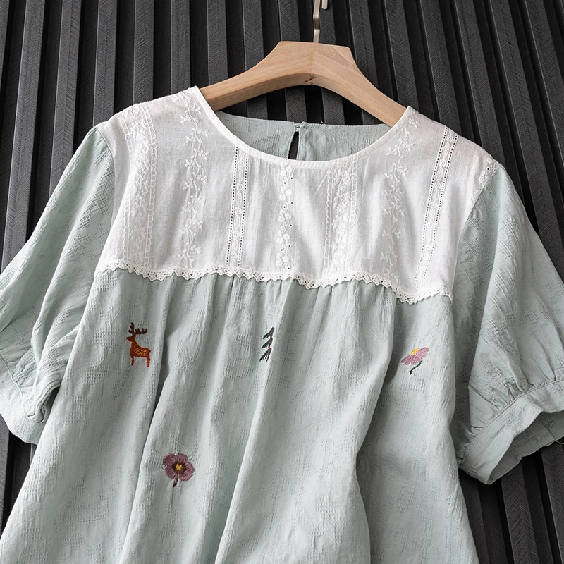 

Casual Sweet Summer Hollow Out Cartoon Embroidery Shirt Women Clothing Cotton Loose Short-sleeved Female Blouse Tops U071