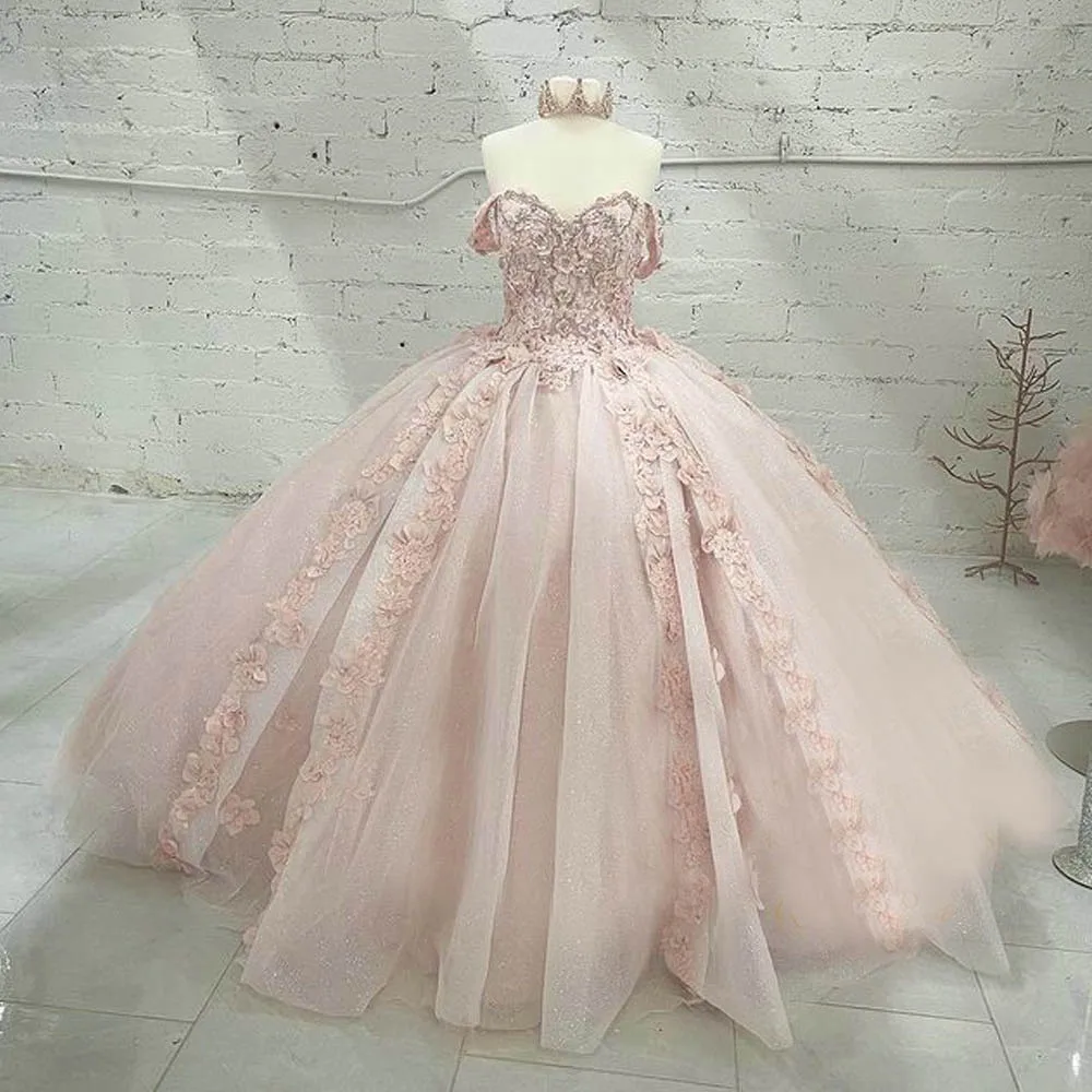 وردي فاتح قبالة الكتف الكريستال تول ثوب الكرة ، فساتين Quinceanera ، يزين الأزهار ، الدانتيل الديكور ، الحلو 16 حفلة موسيقية ثوب