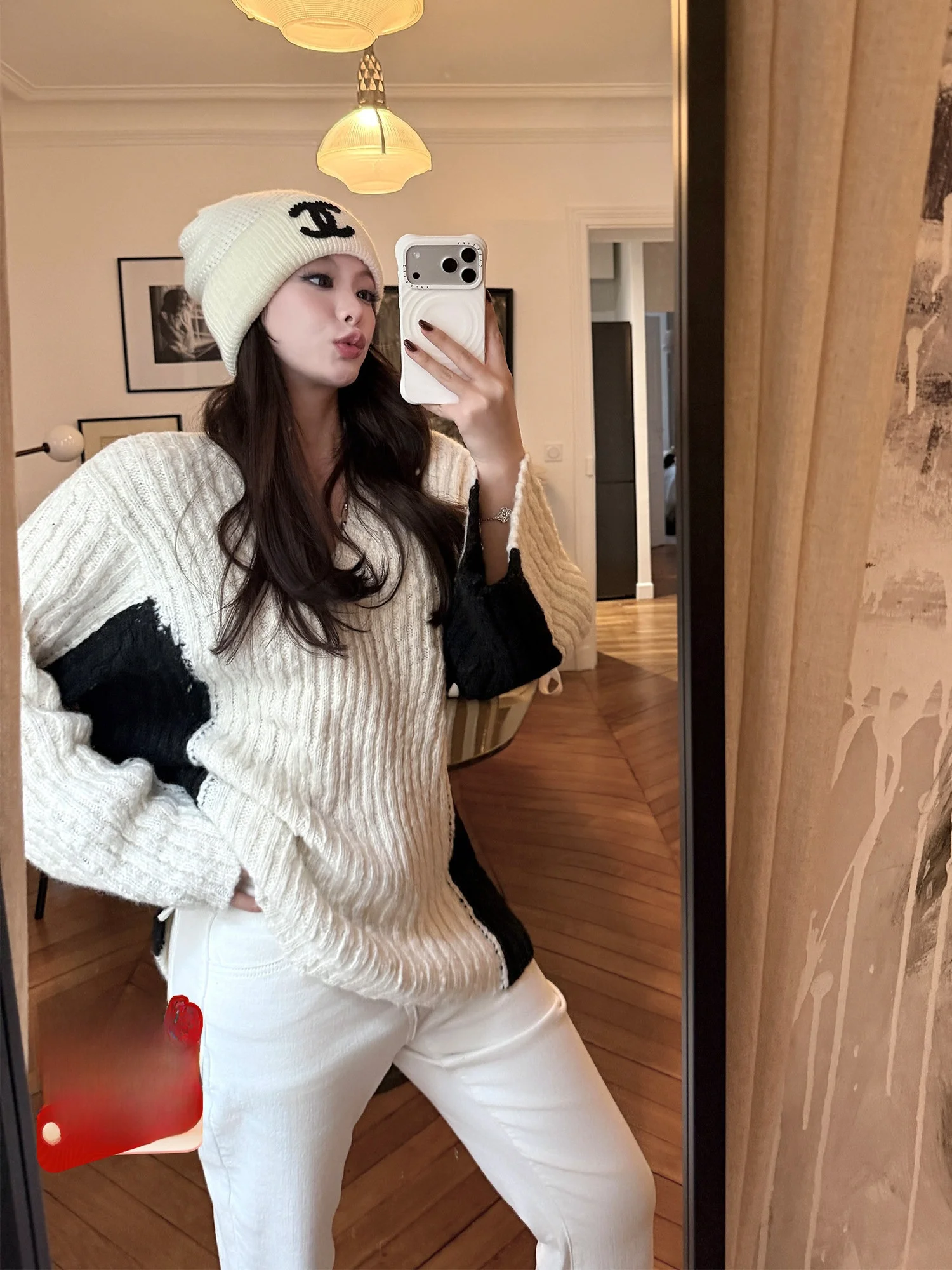 

Вязаный свитер Thirteen Xin Moment of Heart с горизонтальными полосами, черно-белыми вставками и 40% содержанием шерсти