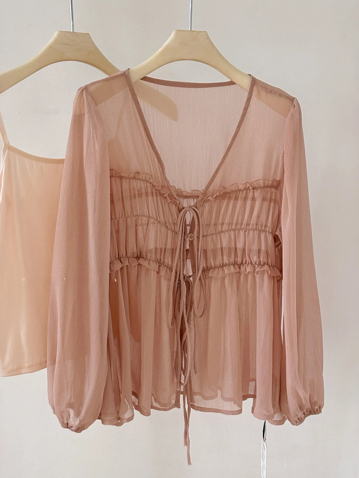 

V-Neck Long Sleeve Pleated Belted Chiffon Blouse And Strap Top Two-Piece Set Commute Style Korean Loose Fit Polyester Fiber