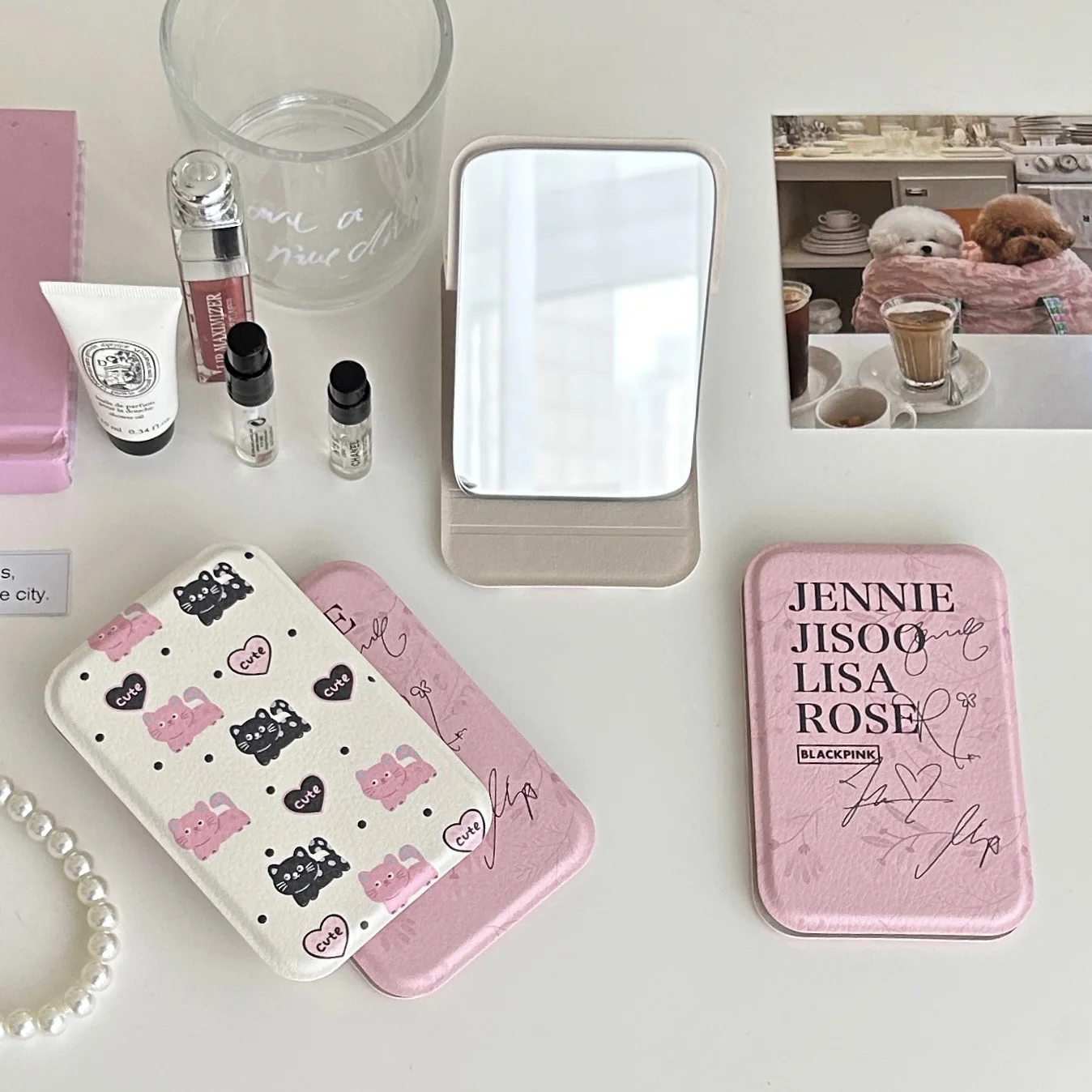 Klappbarer Schminkspiegel, tragbarer Mini-Spiegel, süßer Hand-Schminkspiegel, tragbarer Desktop-Schminkspiegel, ein Geschenk für Mädchen