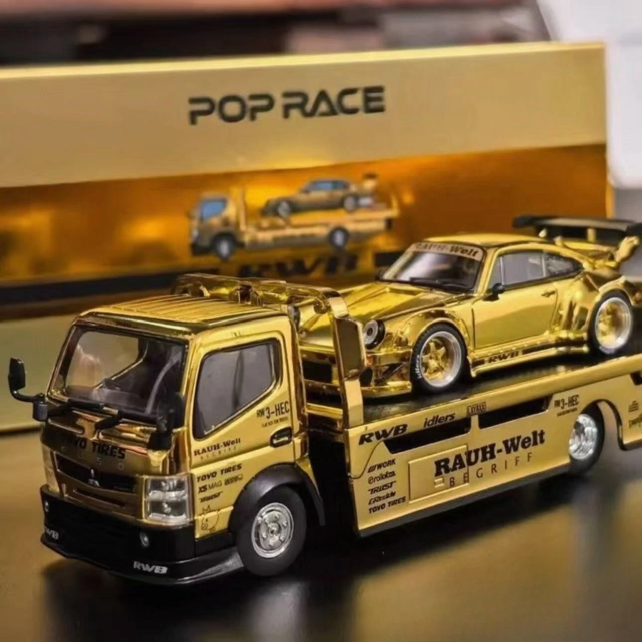 Xcartoys x Pop Race 1:64 PANDEM ELISE & TRUCK / RWB930 & TRUCK