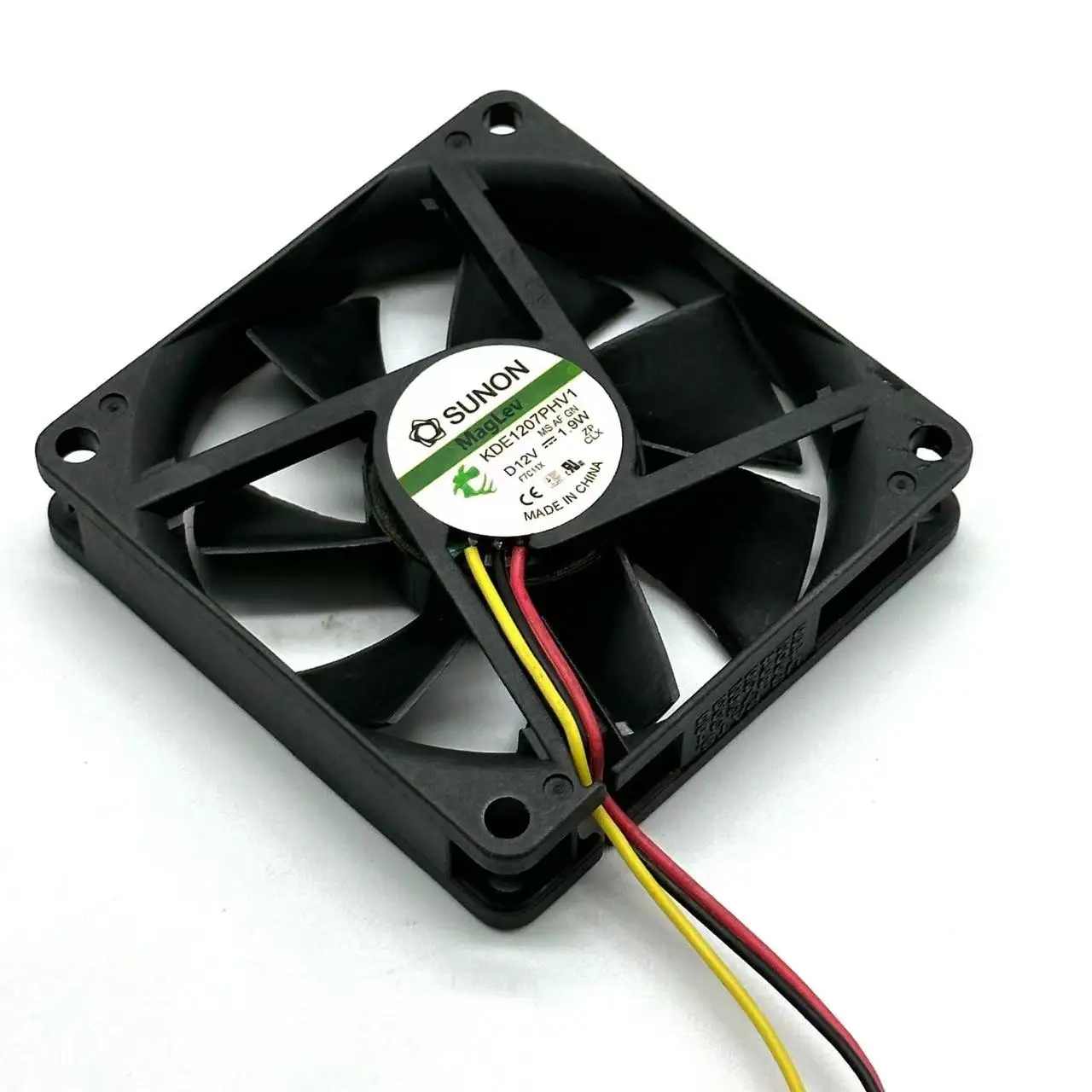 

SUNON KDE1207PHV1 MS.AF.GN DC 12V 1.9W 70x70x15mm 3-Wire Server Cooling Fan