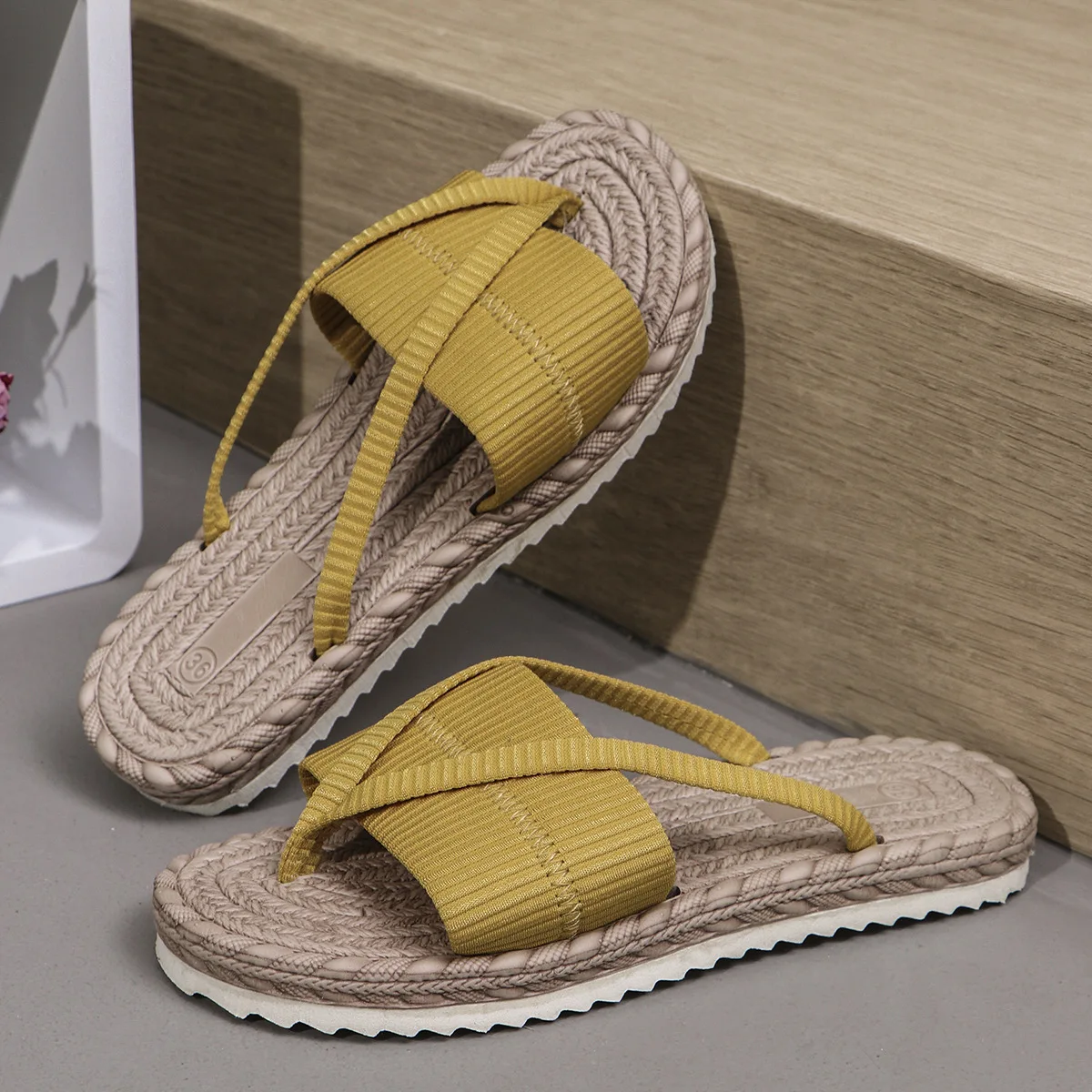 Slippers female summer outside wear 2025 new seaside holiday beach shoes network red fashion clip-toe flip-flops Slipper