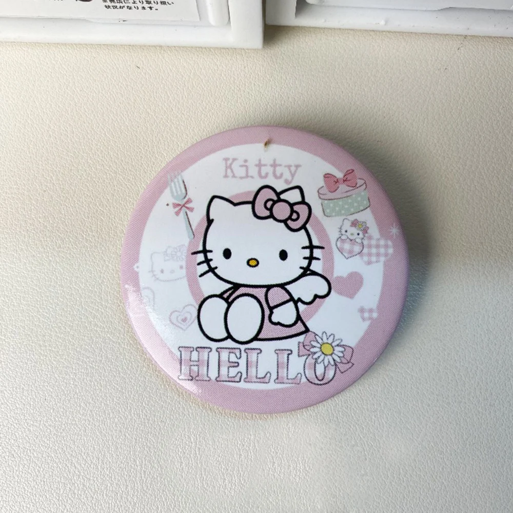 Simpatico distintivo del fumetto Sanrio Anime Cinnamoroll Kuromi Melody Hello Kitty Spilla Moda Zaino Decorazione Accessori Regali