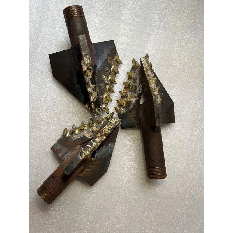 

1 pc Alloy drill bit Small Water well Drilling Rig Three-wing Alloy Drill Bit Soil Sand Layer Suitable for One-Inch Drill Pipe